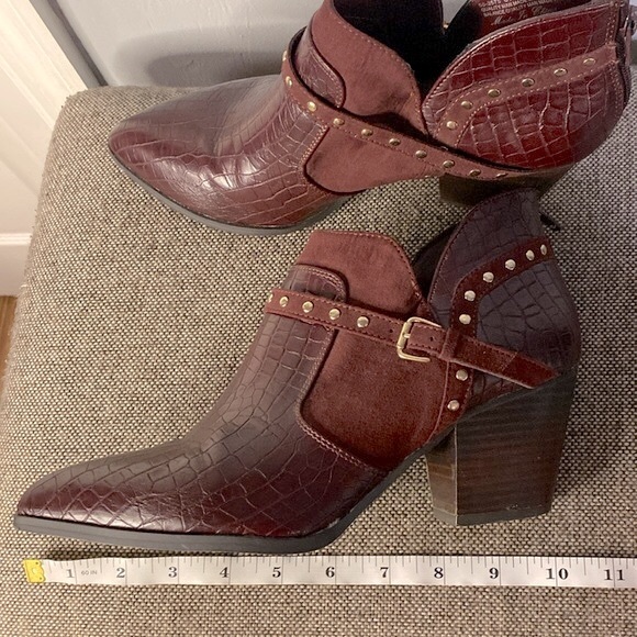 Bella Vita ankle booties, size 8 1/2N. - Picture 11 of 13